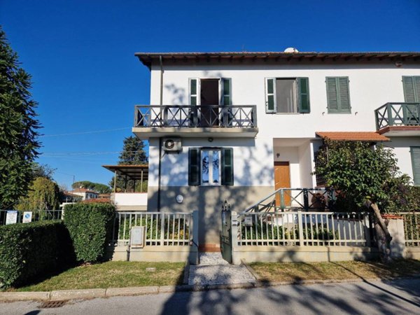 casa indipendente in vendita a Pisa in zona Barbaricina
