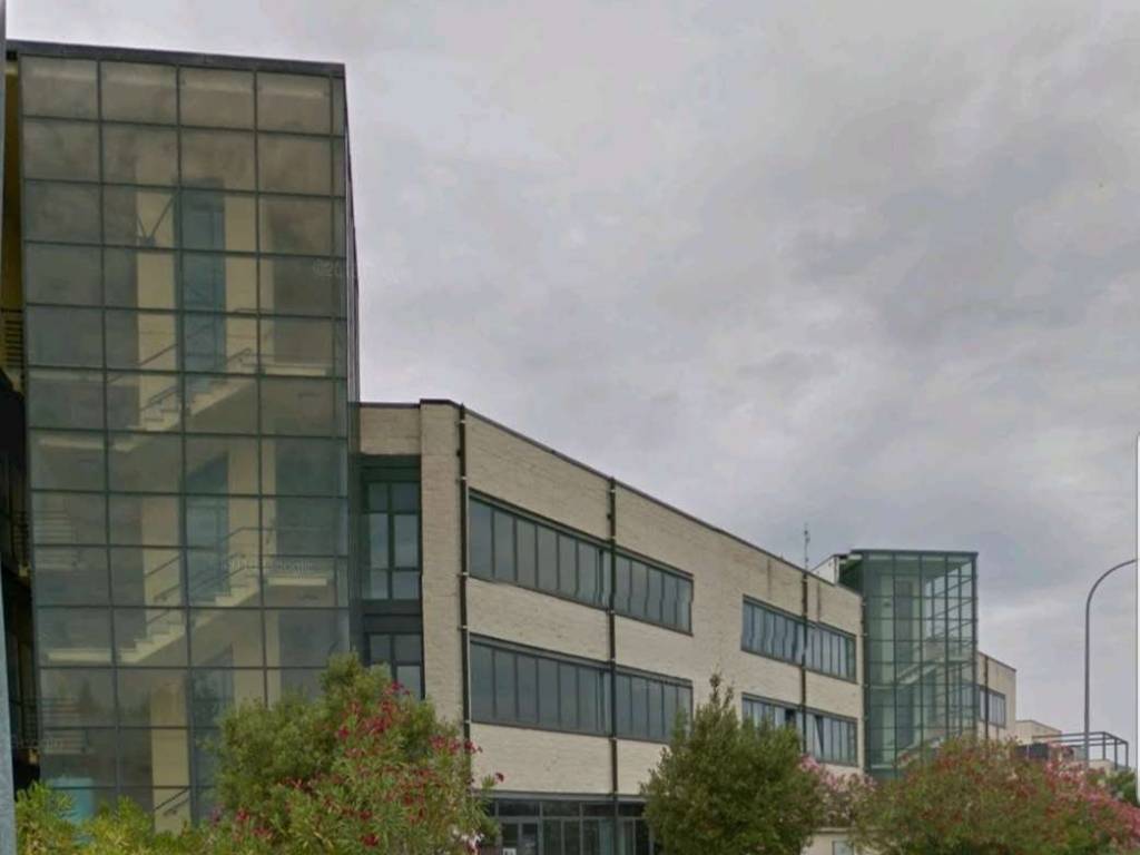 ufficio in vendita a Pisa in zona Ospedaletto