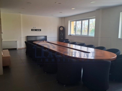 locale commerciale in vendita a Pisa