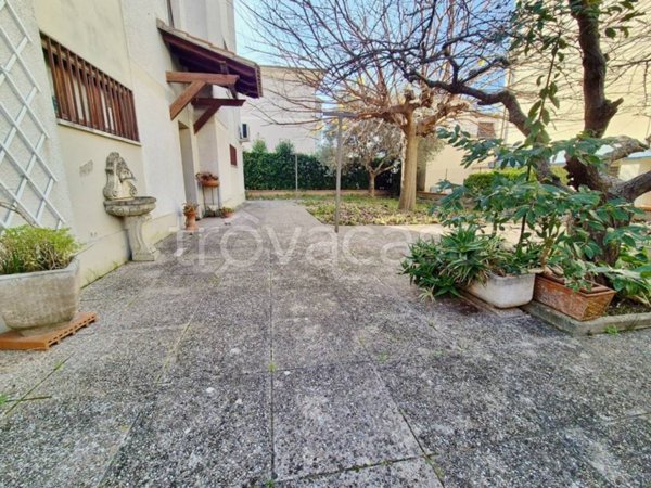 casa indipendente in vendita a Pisa in zona Porta a Lucca