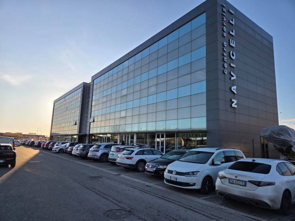 ufficio in vendita a Pisa in zona Lungarni