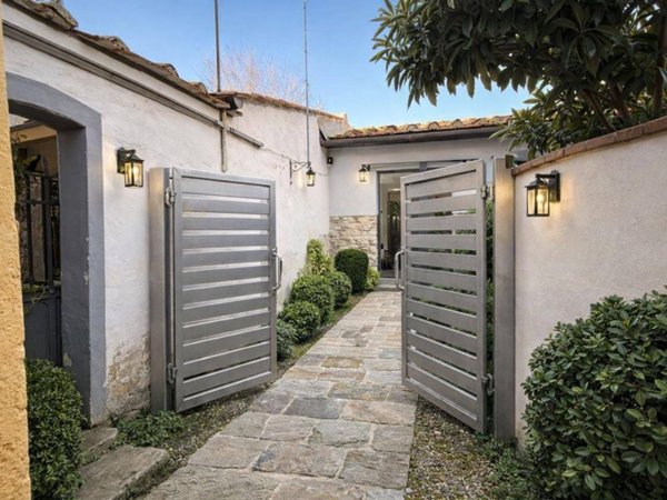 casa indipendente in vendita a Pisa in zona Lungarni