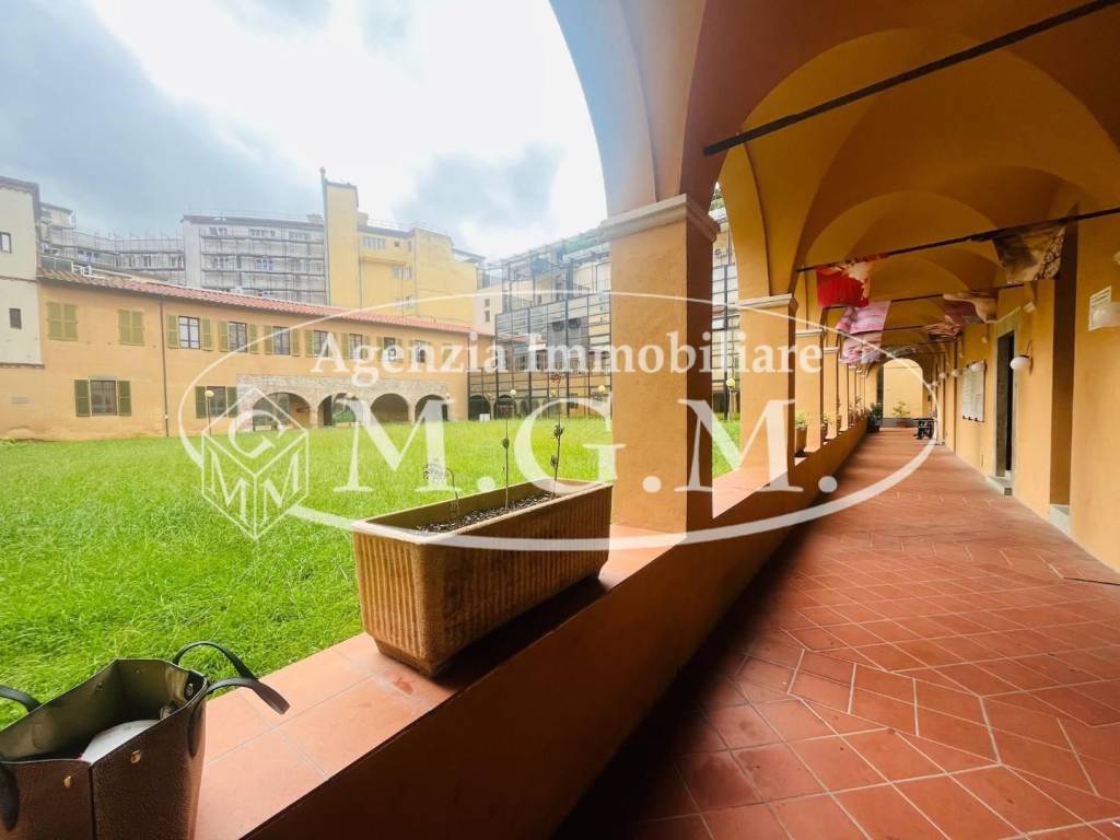 negozio in vendita a Pisa in zona Centro Storico