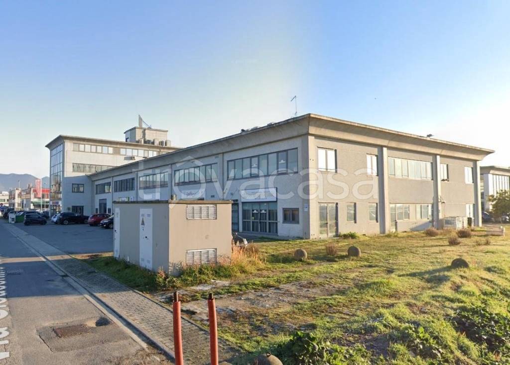 negozio in vendita a Pisa in zona Ospedaletto