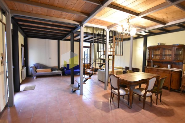 casa indipendente in vendita a Pisa in zona Riglione
