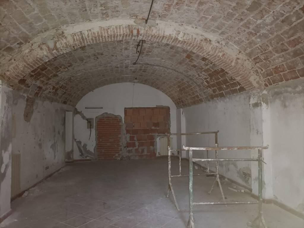 negozio in vendita a Pisa in zona Quartiere San Francesco