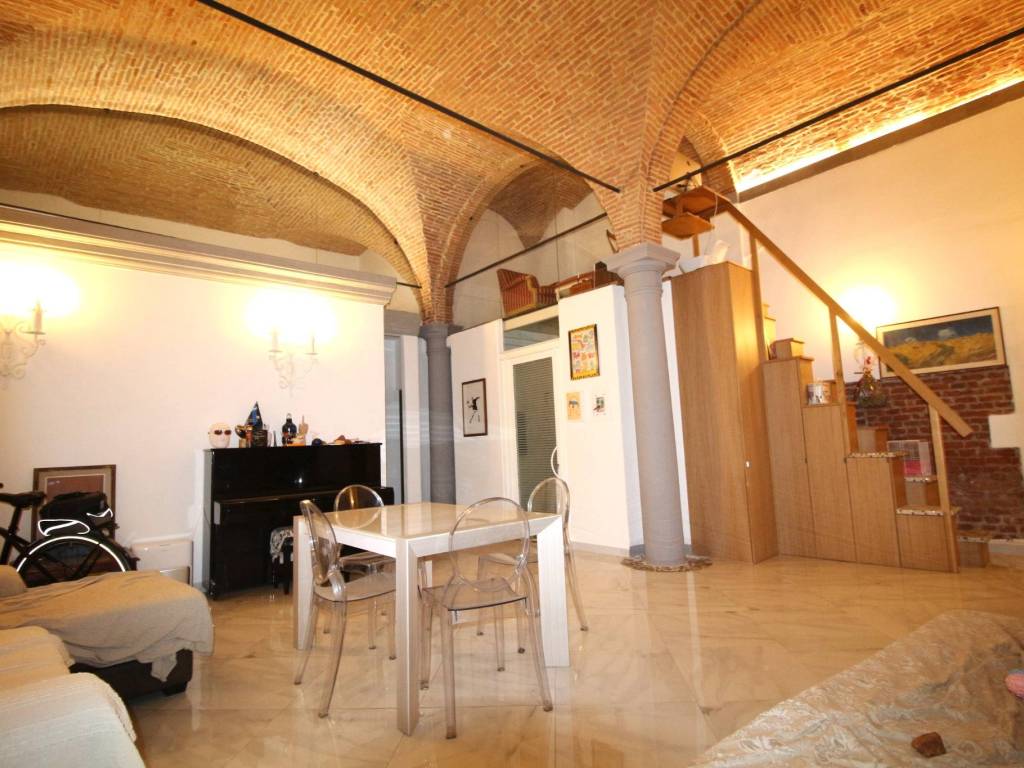 appartamento in vendita a Pisa in zona Lungarni