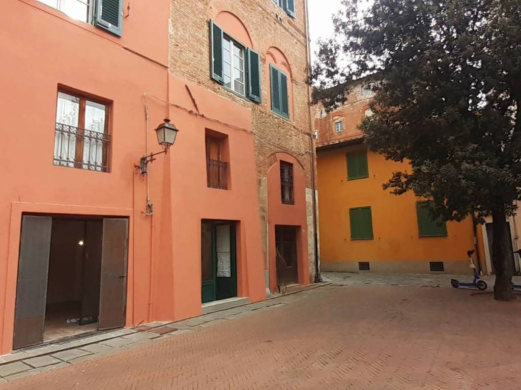 negozio in vendita a Pisa in zona Centro Storico
