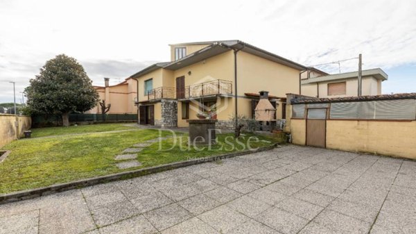 casa indipendente in vendita a Pisa in zona Oratoio