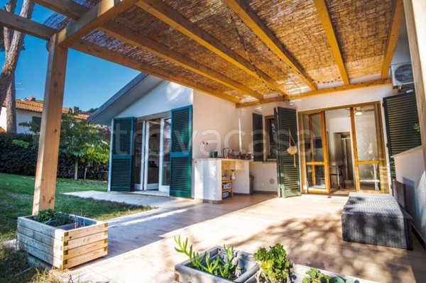 casa indipendente in vendita a Pisa in zona Tirrenia