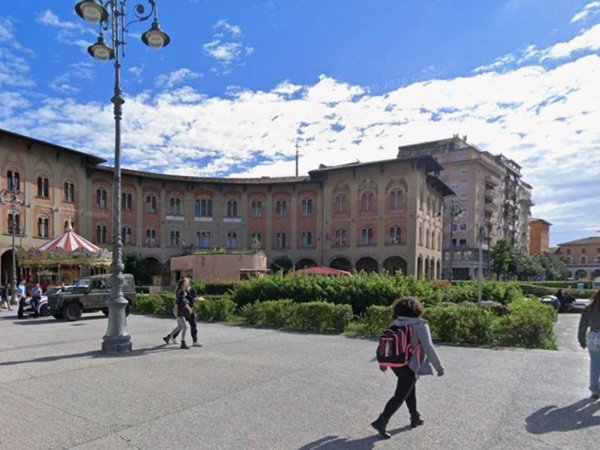negozio in vendita a Pisa in zona Centro Storico