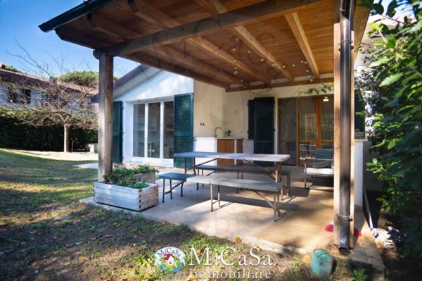 casa indipendente in vendita a Pisa in zona Tirrenia