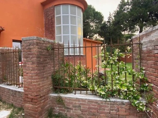 casa indipendente in vendita a Pisa in zona Tirrenia