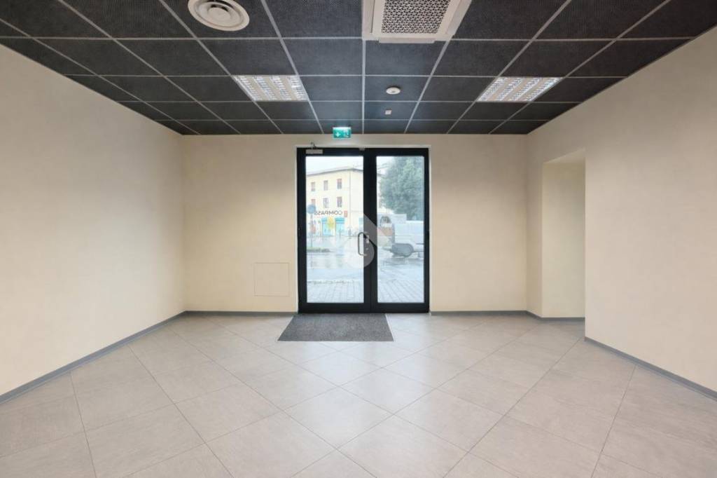 negozio in vendita a Pisa in zona Stazione