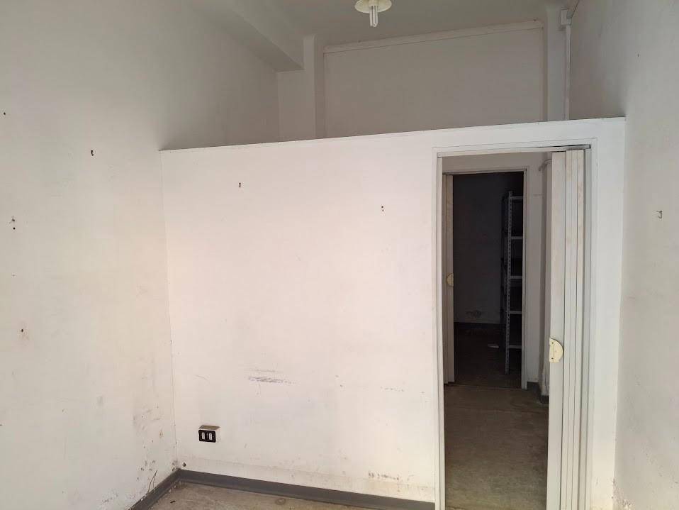 negozio in vendita a Pisa in zona Porta a Mare