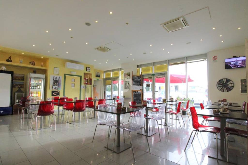 negozio in vendita a Pisa in zona Ospedaletto