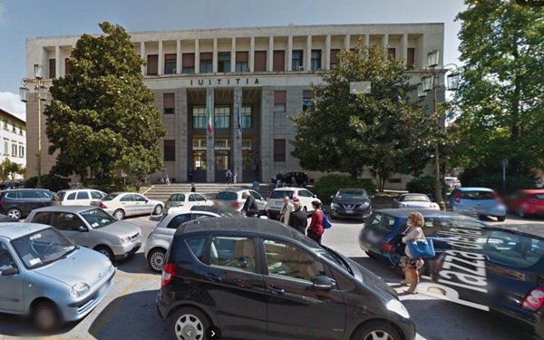 negozio in vendita a Pisa in zona Centro Storico