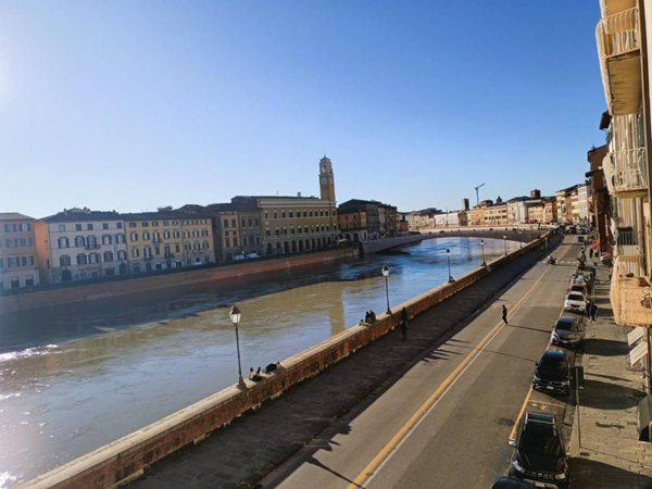 appartamento in vendita a Pisa in zona Lungarni