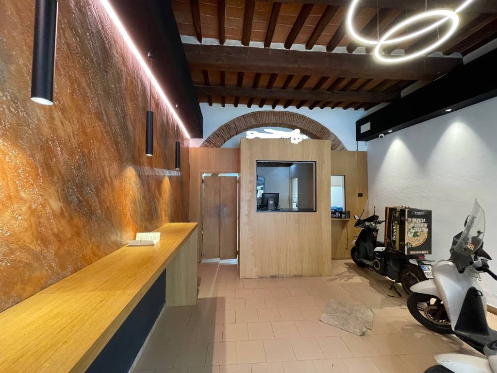 negozio in vendita a Pisa in zona Centro Storico