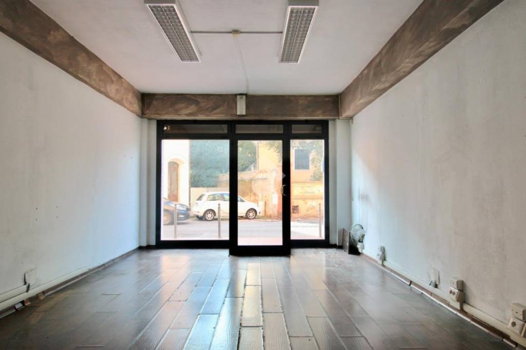 negozio in vendita a Pisa in zona Le Piagge