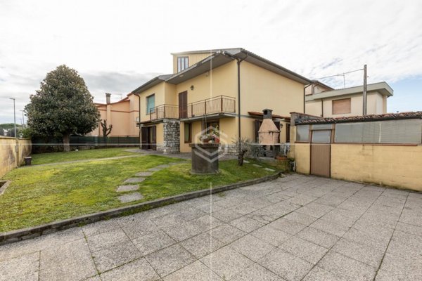 casa indipendente in vendita a Pisa in zona Oratoio