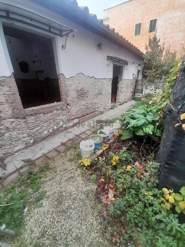 casa semindipendente in vendita a Pisa in zona Landi