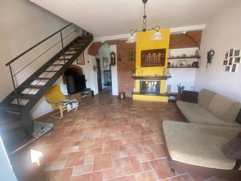 casa indipendente in vendita a Pisa in zona Barbaricina