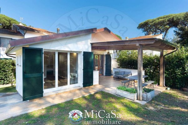 casa indipendente in vendita a Pisa in zona Tirrenia