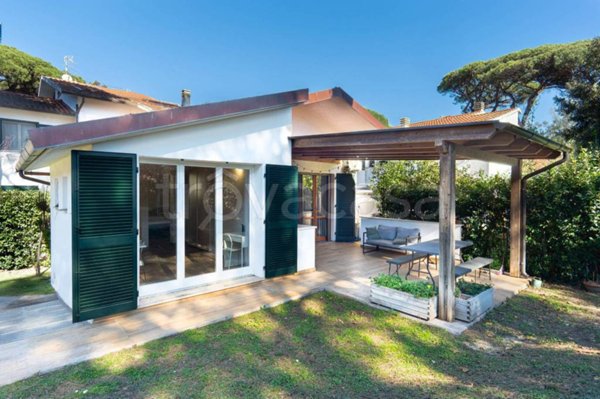 casa indipendente in vendita a Pisa in zona Tirrenia