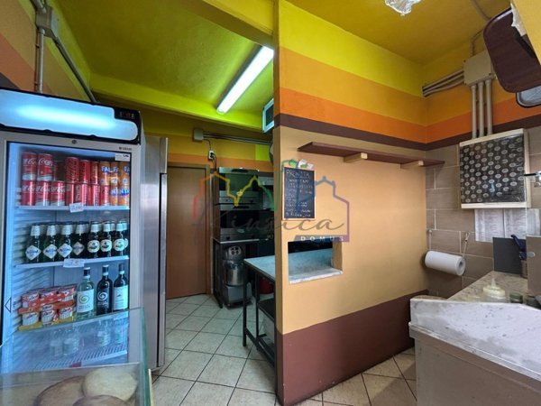 locale commerciale in vendita a Pisa in zona Centro Storico