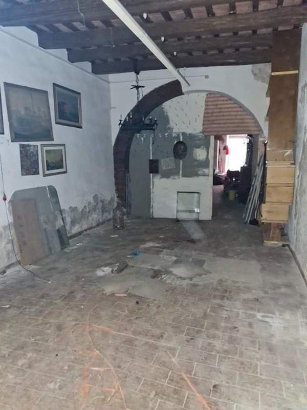 locale di sgombero in vendita a Pisa in zona Quartiere Sant'Antonio