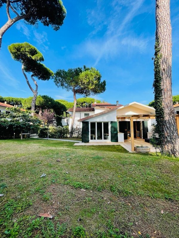 casa indipendente in vendita a Pisa in zona Tirrenia