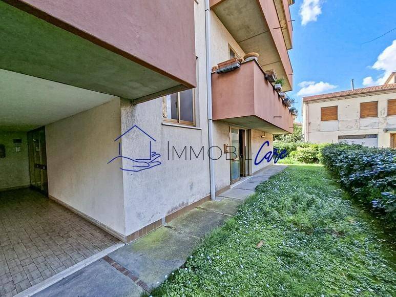 ufficio in vendita a Pisa in zona Oratoio