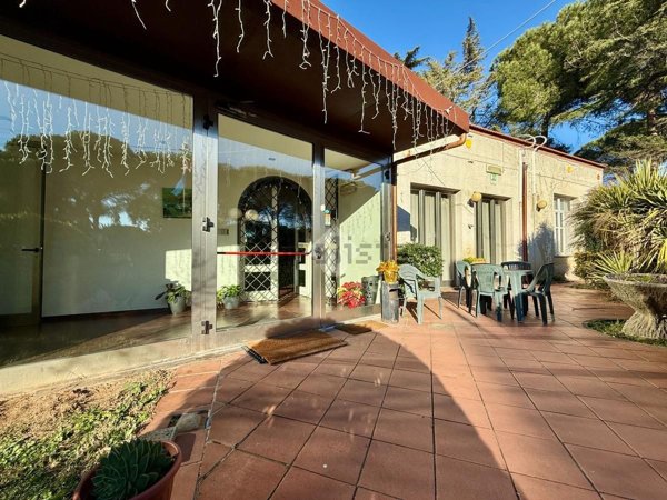 locale commerciale in vendita a Pisa in zona Centro Storico