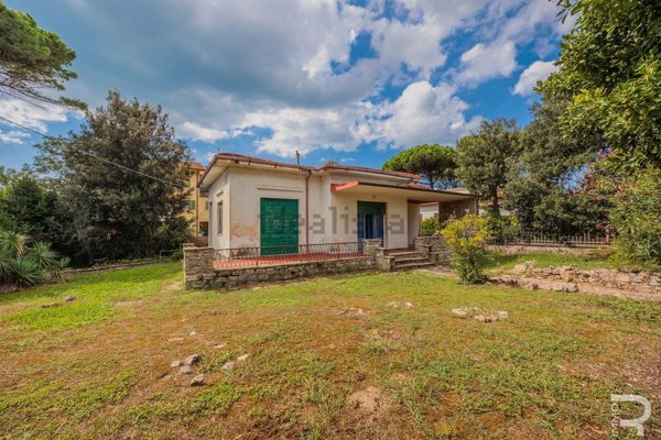 casa indipendente in vendita a Pisa in zona Tirrenia