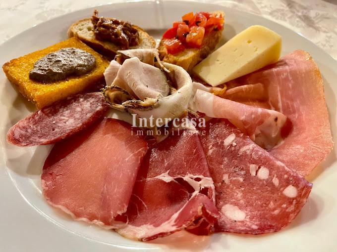 negozio in vendita a Pisa in zona Centro Storico