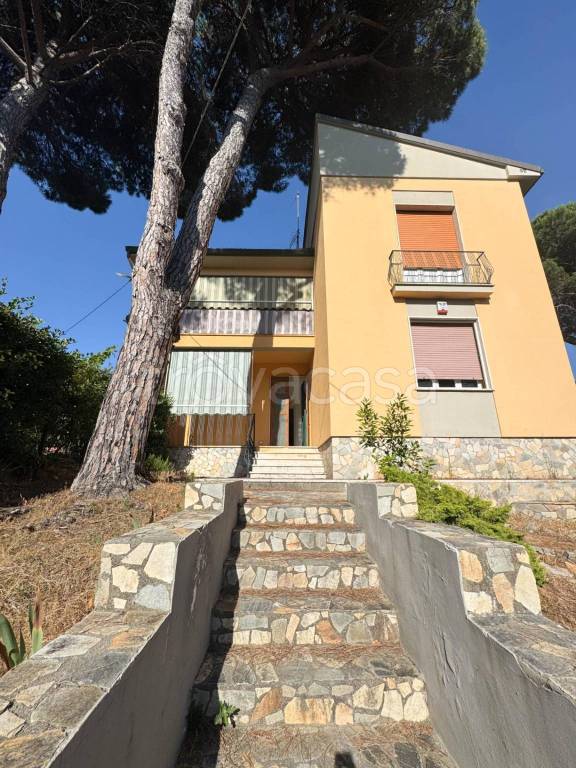 casa indipendente in vendita a Pisa in zona Tirrenia