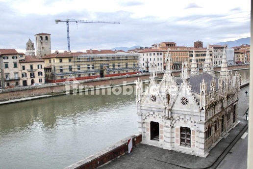 appartamento in vendita a Pisa in zona Lungarni