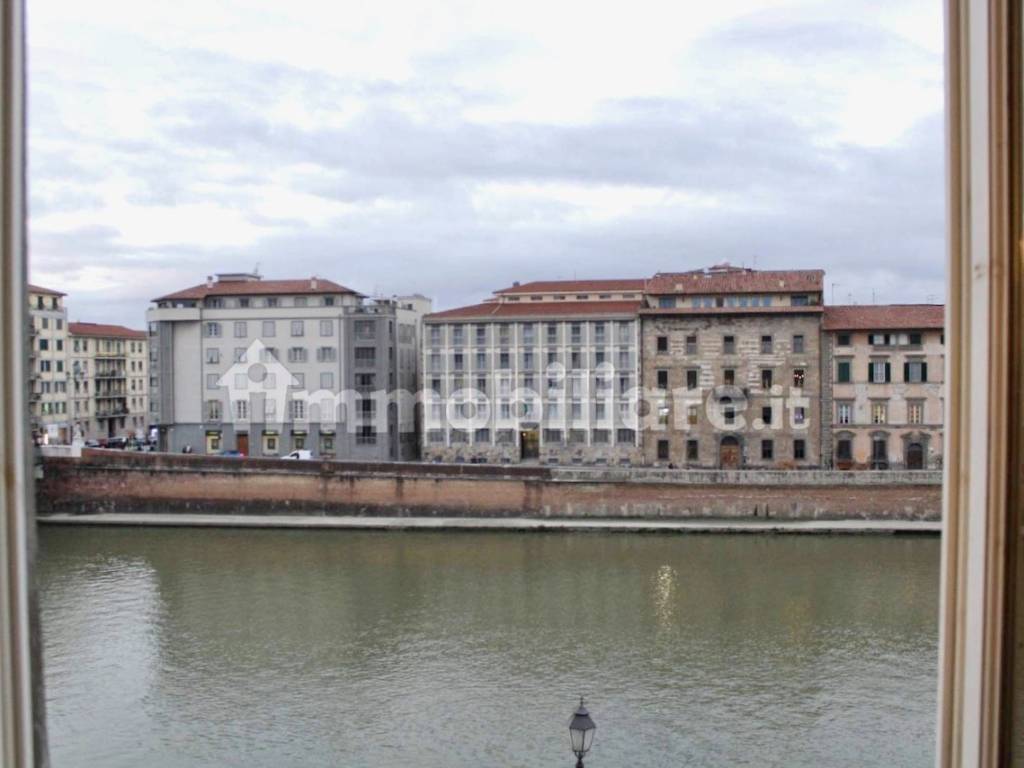 appartamento in vendita a Pisa in zona Lungarni