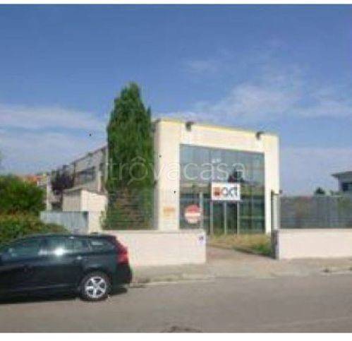 negozio in vendita a Pisa in zona Ospedaletto