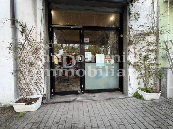 negozio in vendita a Pisa in zona Putignano
