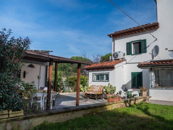 casa indipendente in vendita a Pisa in zona Porta a Lucca