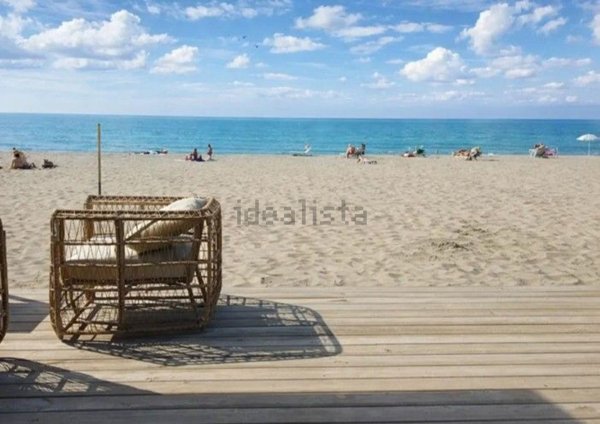 negozio in vendita a Pisa in zona Tirrenia