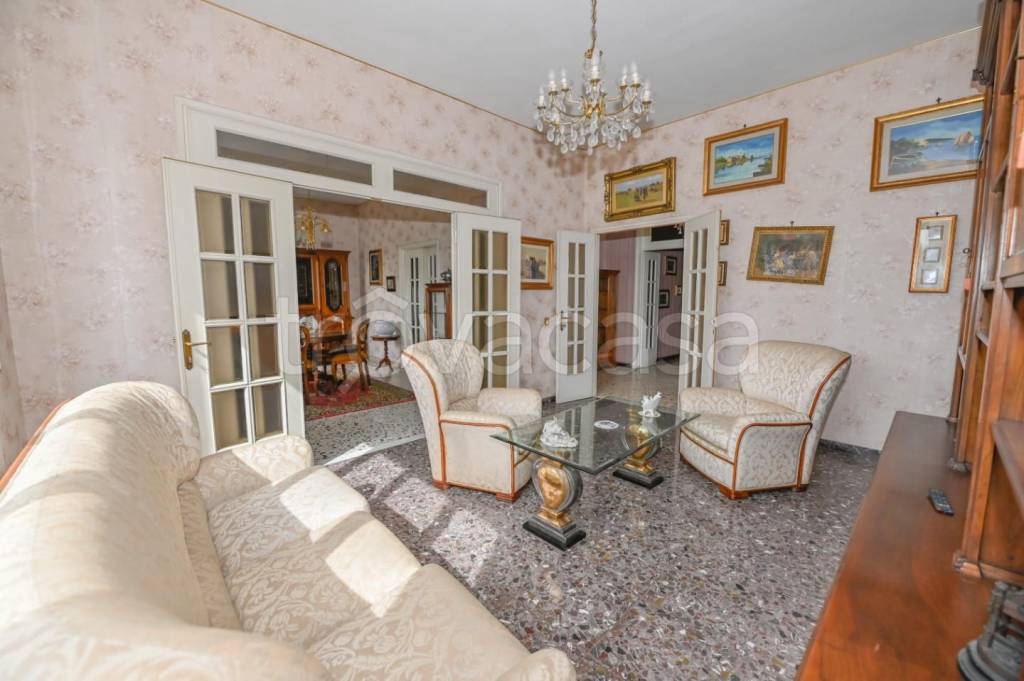 casa indipendente in vendita a Pisa in zona Lungarni