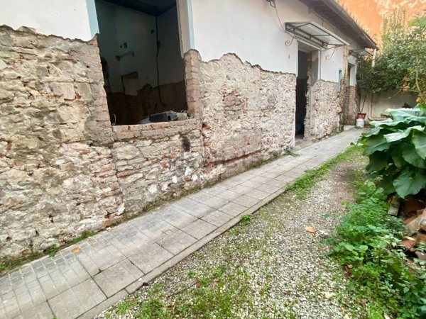 appartamento in vendita a Pisa in zona Lungarni