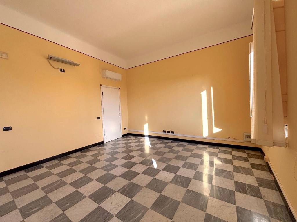 appartamento in vendita a Pisa in zona Lungarni