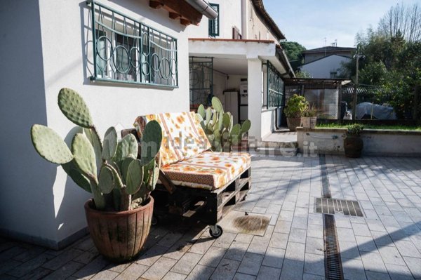 casa indipendente in vendita a Pisa in zona Porta a Lucca