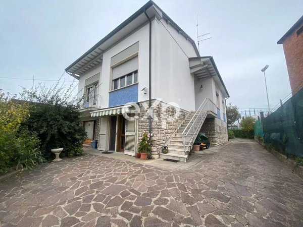 casa indipendente in vendita a Pisa in zona Porta a Mare