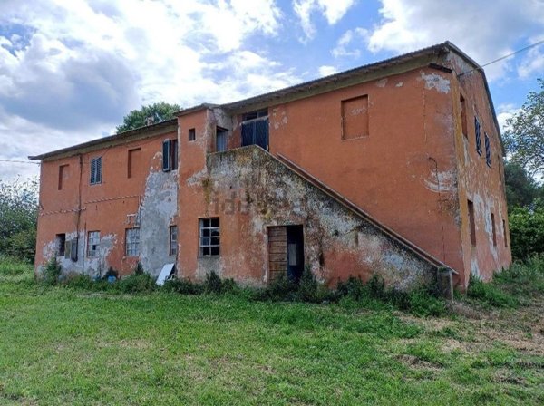 casale in vendita a Pisa in zona Marina di Pisa