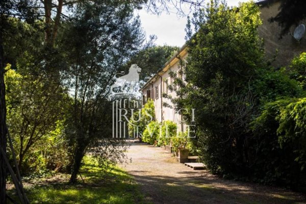 locale di sgombero in vendita a Pisa in zona Quartiere San Francesco